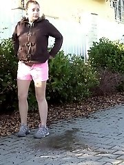 15 pictures - Shy girl pisses while a cyclist rides by