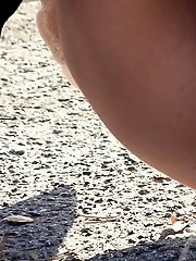 15 pictures - Sexy girl takes off her jeans to piss outside