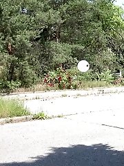 15 pictures - Outdoor pissing for gorgeous blonde in shorts